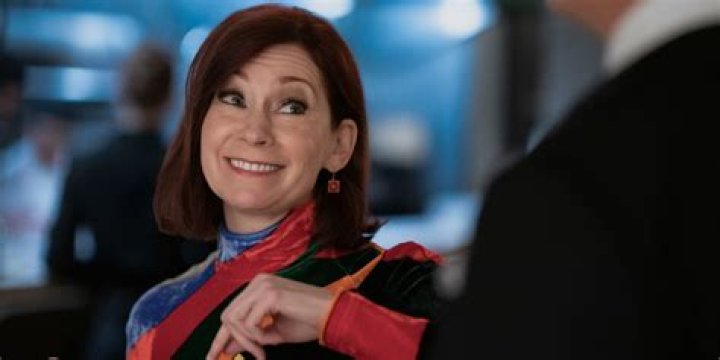 Carrie Preston Strikes A Pose At HL&rsquo;s Studio