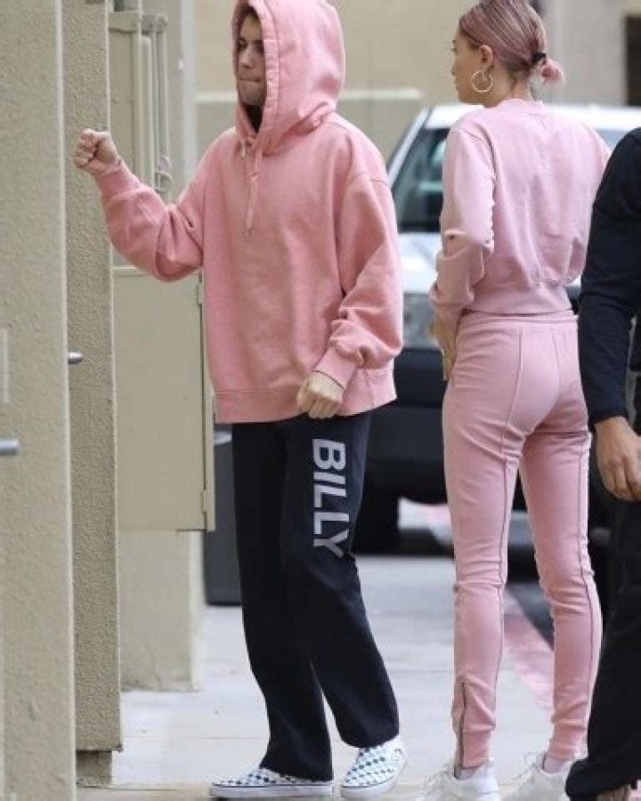 Encino, CA - Seeing Pink! Matching duo Justin Bieber and Hailey Baldwin pictured arriving at West Valley Medical Center along with their bodyguard. The couple stepped out in matching bubblegum pink. Pictured: Justin Bieber, Hailey Baldwin BACKGRID USA 15 JANUARY 2019 BYLINE MUST READ: Vasquez-Max Lopes / BACKGRID USA: +1 310 798 9111 / UK: +44 208 344 2007 / *UK Clients - Pictures Containing Children Please Pixelate Face Prior To Publication*