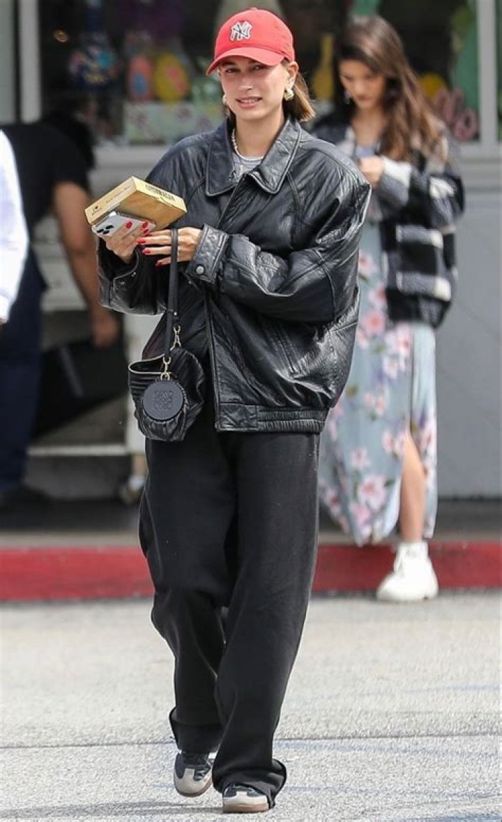 Hailey Rhode Bieber Hailey Rhode Bieber running errands in Beverly Hills, California, USA - 16 Aug 2023