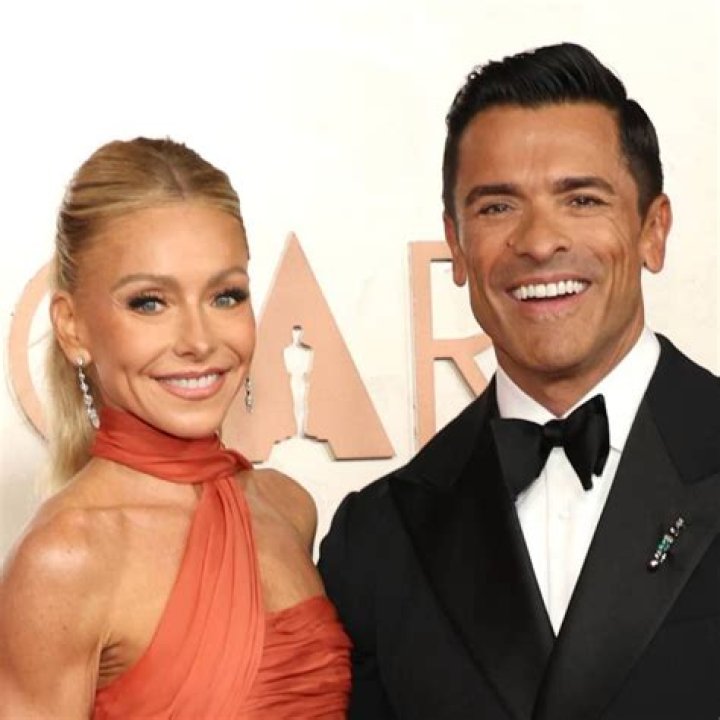 Kelly Ripa & Mark Consuelos