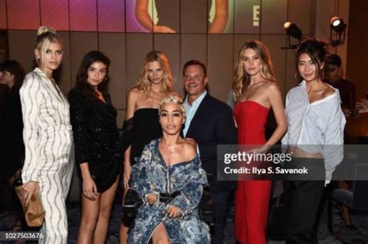 Ping Hue, Devon Windsor, Nadine Leopold, Hannah Ferguson, Shanina Shaik, and Caroline Lowe of &ldquo;Model Squad&rdquo; stopped by HollywoodLife&rsquo;s NYC photo studio.