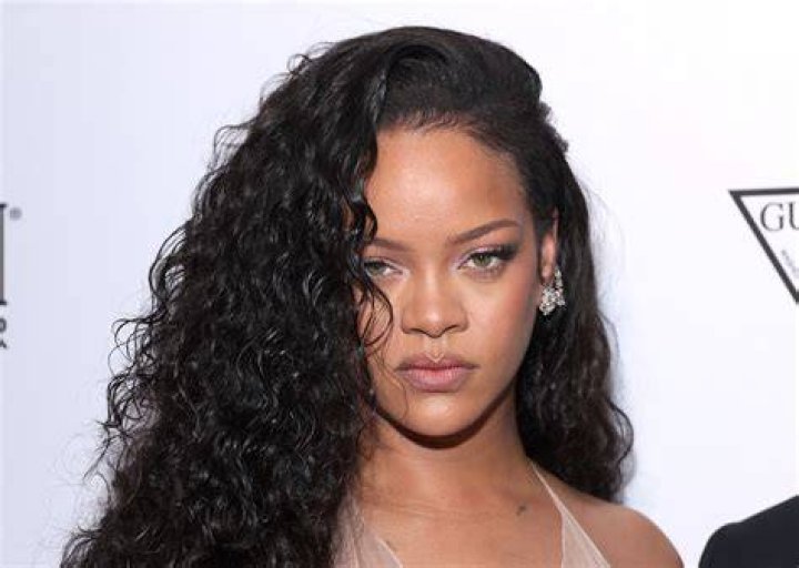 Rihanna Should Be The Next Pope Meme Met Gala 2018