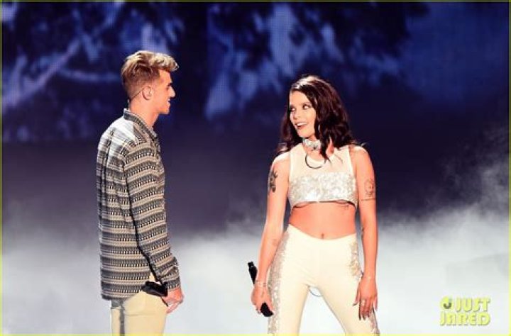 The Chainsmokers Halsey Performance VMAs